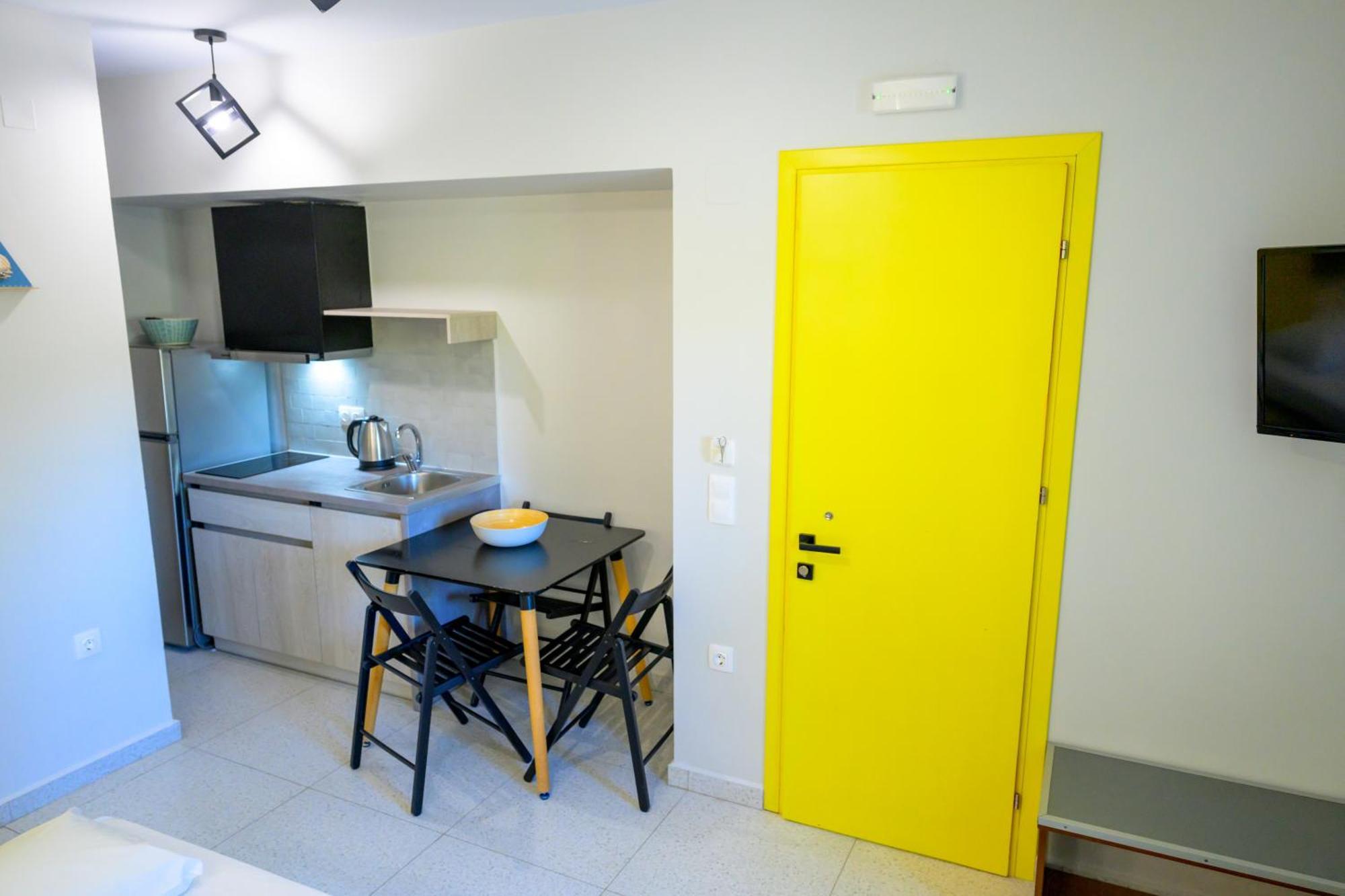 Bikini Apartments Kariotai Номер фото